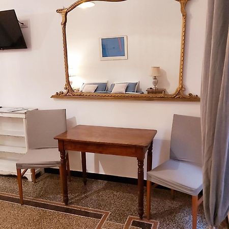 Central Chic Apartment Genua Buitenkant foto